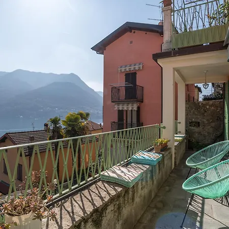 Con Vista Di E Parcheggio Incluso Daire Carate Urio