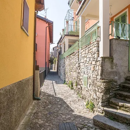 Lejlighed Con Vista Di E Parcheggio Incluso Carate Urio